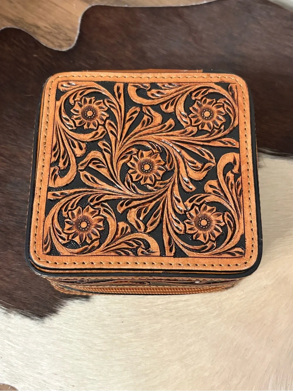 Hand-Tooled Floral Leather Jewelry Box in Tan and Black